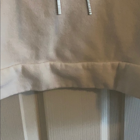 Soft white Tommy Hilfiger sweater. - Picture 4 of 4